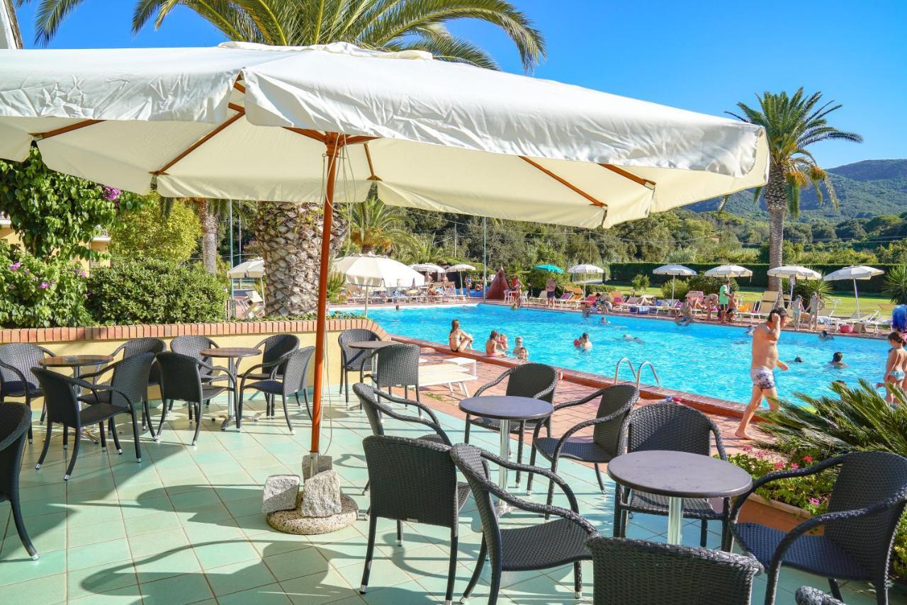 Hotel Le Acacie كابوليفيري المظهر الخارجي الصورة
